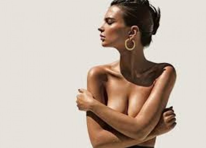 Modelin geyimi səs-küy yaratdı