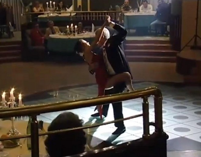 Fuad Poladov tanqo rəqsi edir - video