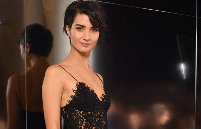 Tuba Büyüküstün yeni seriala çəkilir