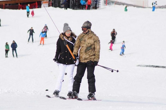 Yusuf Güney Uludağda xizək sürdü