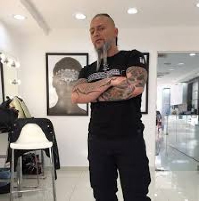 Rok ifaçısı heyrətləndirdi - foto