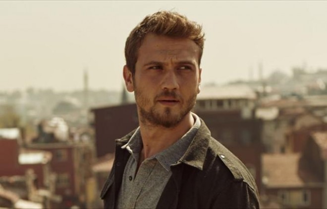 Serialın aktyoru əsgər gedir