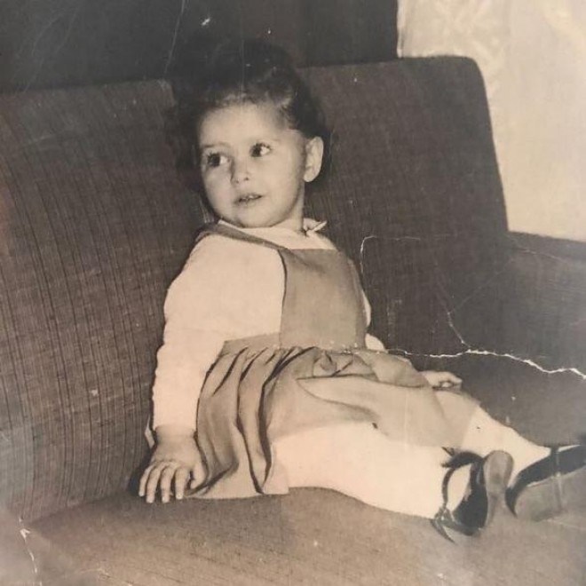 Hülya Avşarın uşaqlıq şəkli