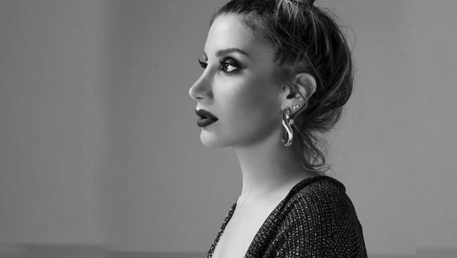 Müğənni kenquru əti yedi