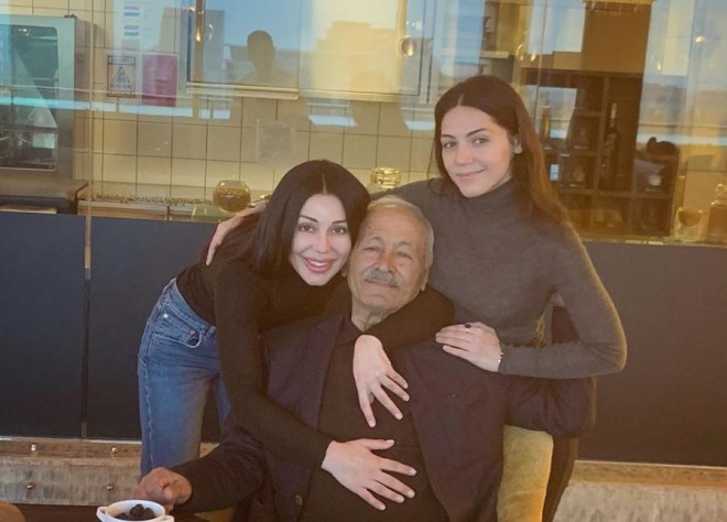 Validənin atası ilə şəkli