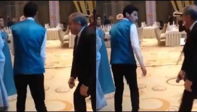 Yusif Mustafayev ofisiantı qorxutdu - video