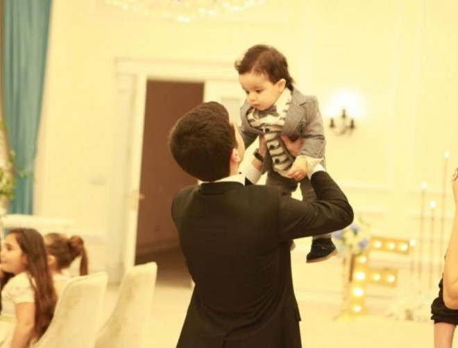 Xalq artisti nəvəsinə ad günü keçirdi