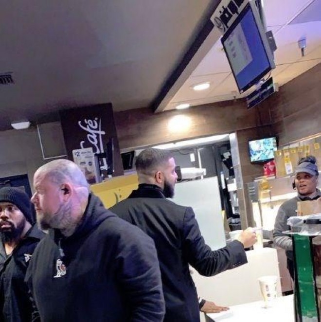 Reper qadına 20 min dollar verdi&nbsp;