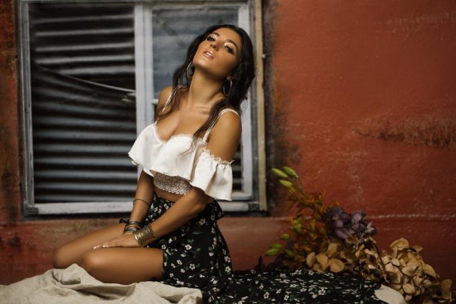 Dilarə "Danış" klipini təqdim etdi - video