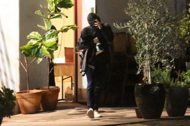 DiKaprio üzünü gizlətdi - foto