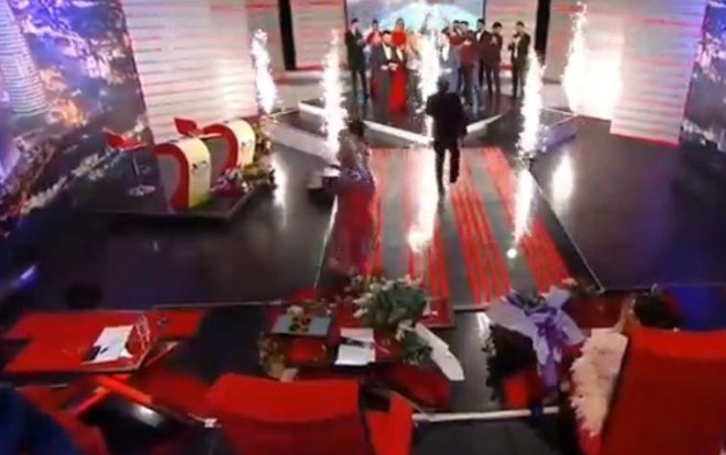 Nazpəri&nbsp;Dostəliyevanın ayağı ilişdi - video