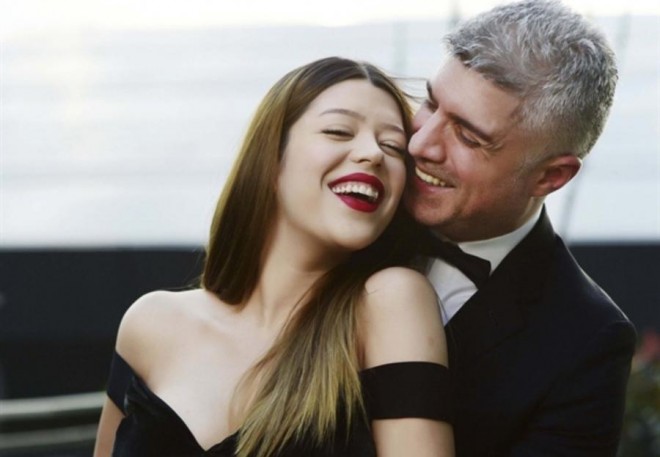 Özcan Deniz həyat yoldaşından bezib