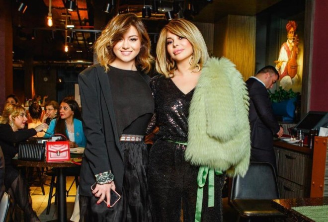 Aygün qızından gənc göründü - foto