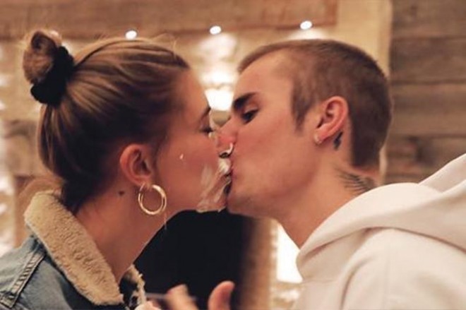 Castin Biber keçmiş sevgilisindən ayrılır