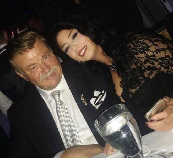 Aktyor 68 yaşında evlənir