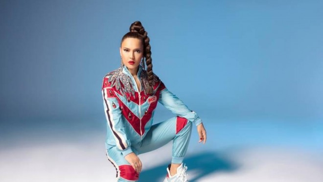 Demet Akalın Bakıya toya gəldi