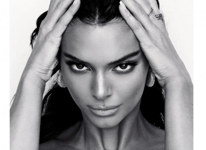 Model atası ilə partiyə qatıldı - foto&nbsp;