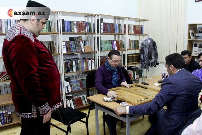 Əməkdar artistlər nərd oynadılar