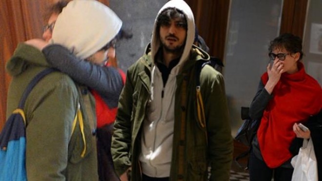 Aktyor xanımı ilə qucaqlaşdı