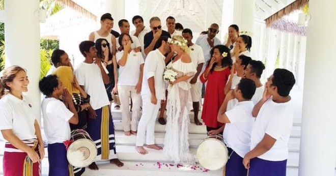 Müğənni özünə yenidən toy etdi