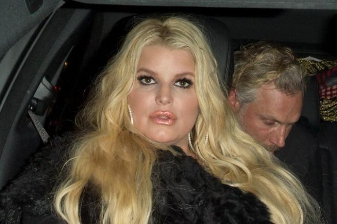 Cessika Simpson bikinili foto paylaşdı