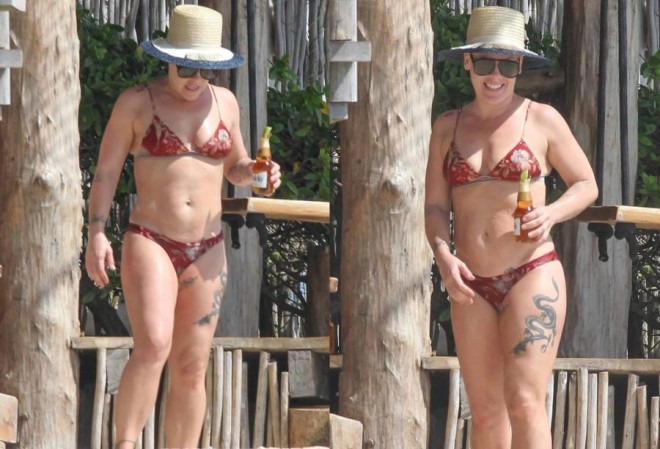 Müğənni Pink istirahətə getdi