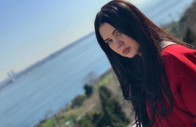 Oksana 33 suala cavab verdi