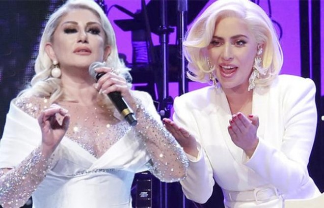 Muazzez Ersoy libasını qaşlarla bəzətdi