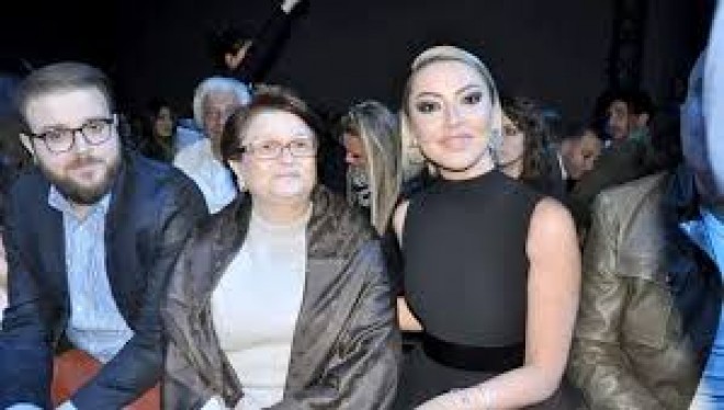 Hadisə anasına Belçikadan ev aldı