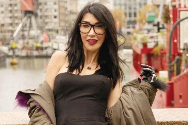 Müğənni gözəllik mərkəzi açır