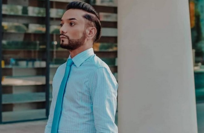 Faiq müğənnilik həvəsinə düşən aparıcıya söz atdı