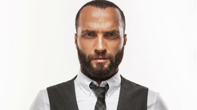 Müğənni İzmirdə otelə buraxılmadı