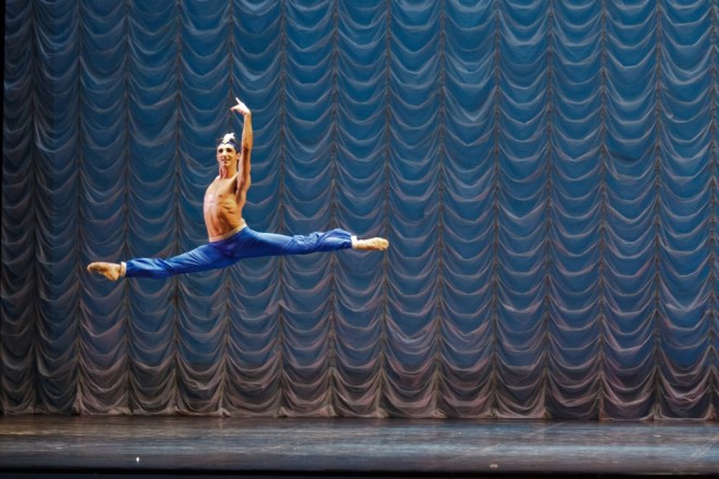 Ülvi Əzizov Latviyanın Milli Operasında çıxış etdi