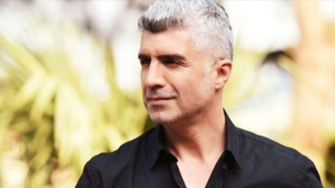 Özcan Deniz ailəsi ilə tətilə gedir