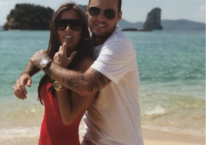 Müğənni keçmiş sevgilisinə qovuşdu