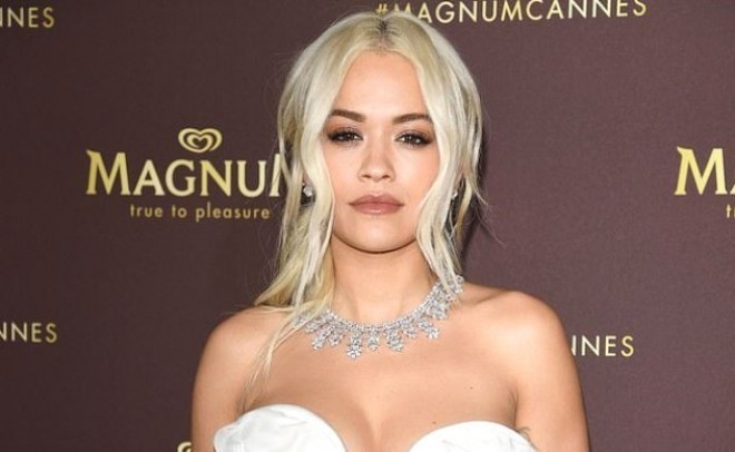 Müğənni 4 milyon dollarlıq qızıl əşyalarını itirdi