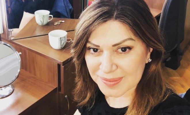 Sənubər İsgəndərli eynəyksiz gəzəcək