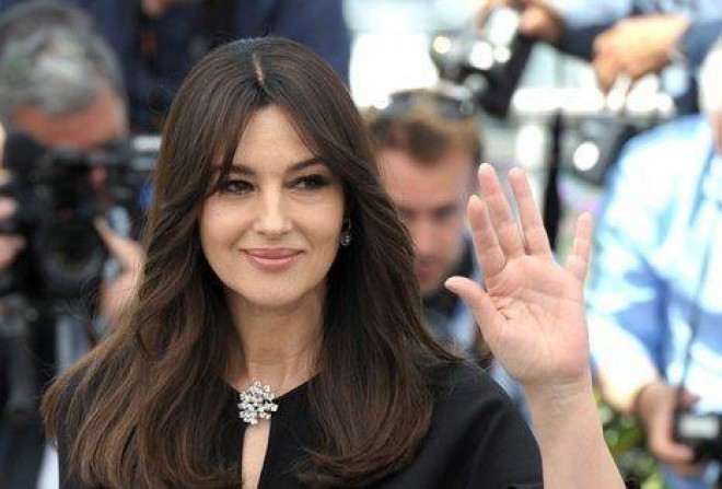 Monika Belluççi istirahət edir - foto