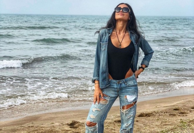 Pərvin libası ilə gündəmə gəldi - foto