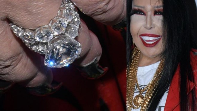 Bülent Ersoyun brilyant üzüyü diqqət çəkdi