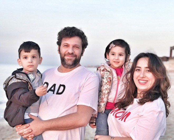 Taleh Yüzbəyov ailəsi ilə fotosunu paylaşdı