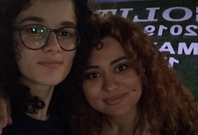 Əməkdar artistin qızı ilə fotosu