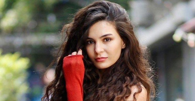 Aktrisa uşaqlara dəstək oldu