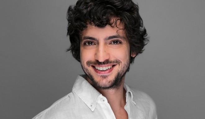 Gənc aktyor teatrdan qovuldu