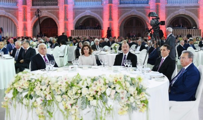 Azərbaycanın milli bayramı şərəfinə&nbsp;rəsmi qəbul keçirildi - foto