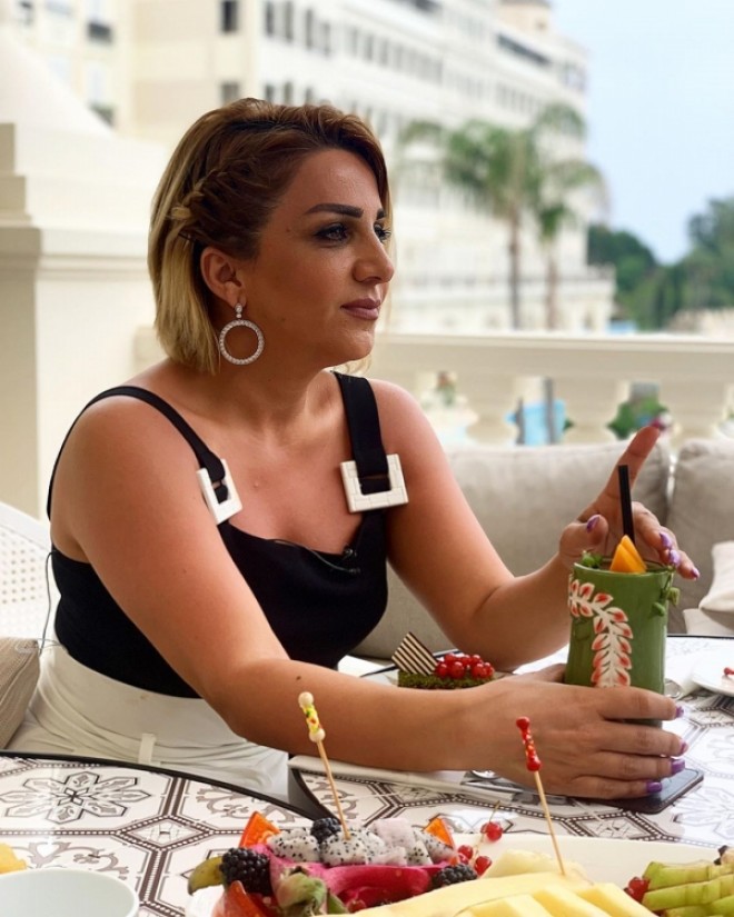 Zenfira plastik əməliyyat etdirdi