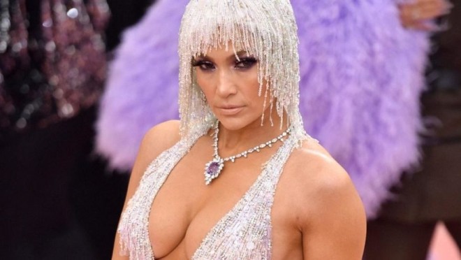 Cennifer Lopez modelyerin vəfatına görə gözyaşlarına boğuldu