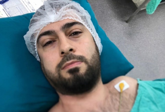 Namiq xəstə yatağında şəkil çəkdirdi