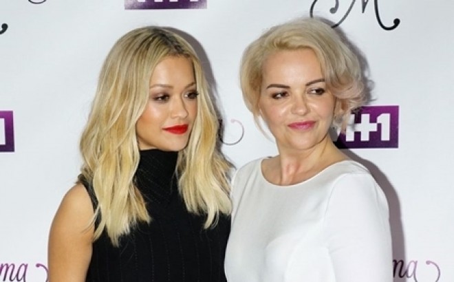 Rita Ora anası üçün sürpriz etdi