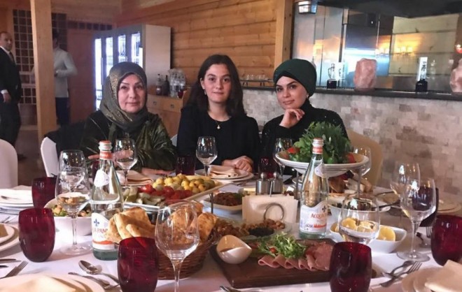 Fərqanə sosial şəbəkədə yeni foto paylaşdı